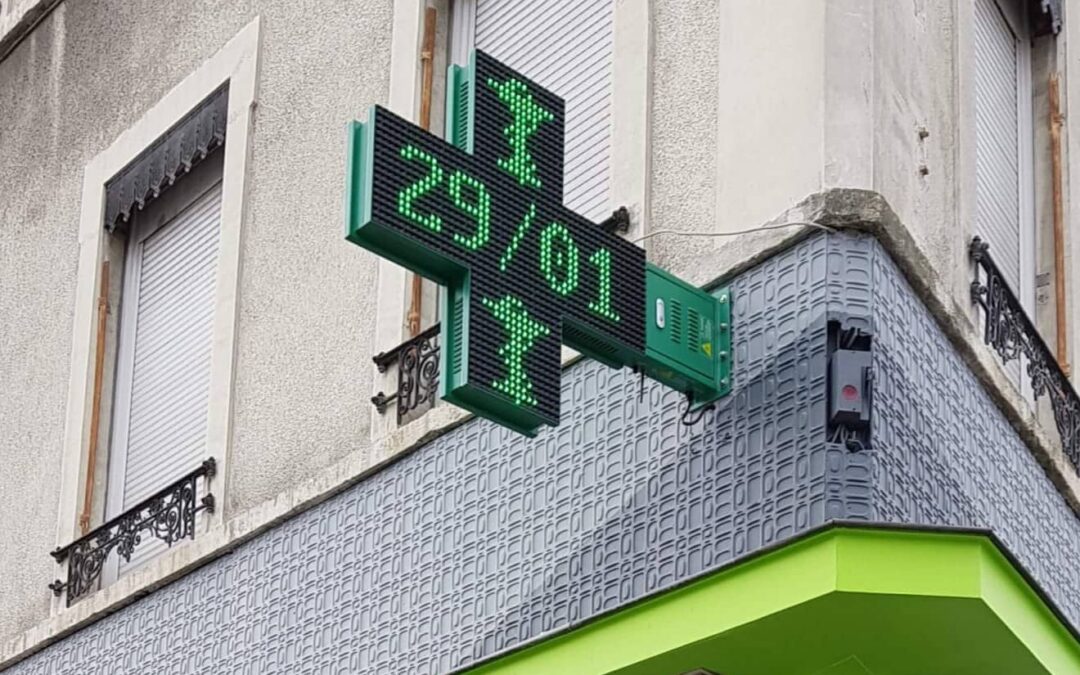 Croix de pharmacie – Lyon Maisons Neuves