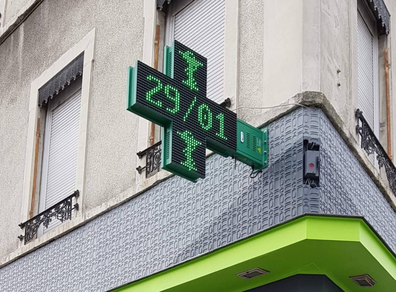 Croix de Pharmacie - Lyon Maisons Neuves Croix de Pharmacie - Lyon Maisons Neuves