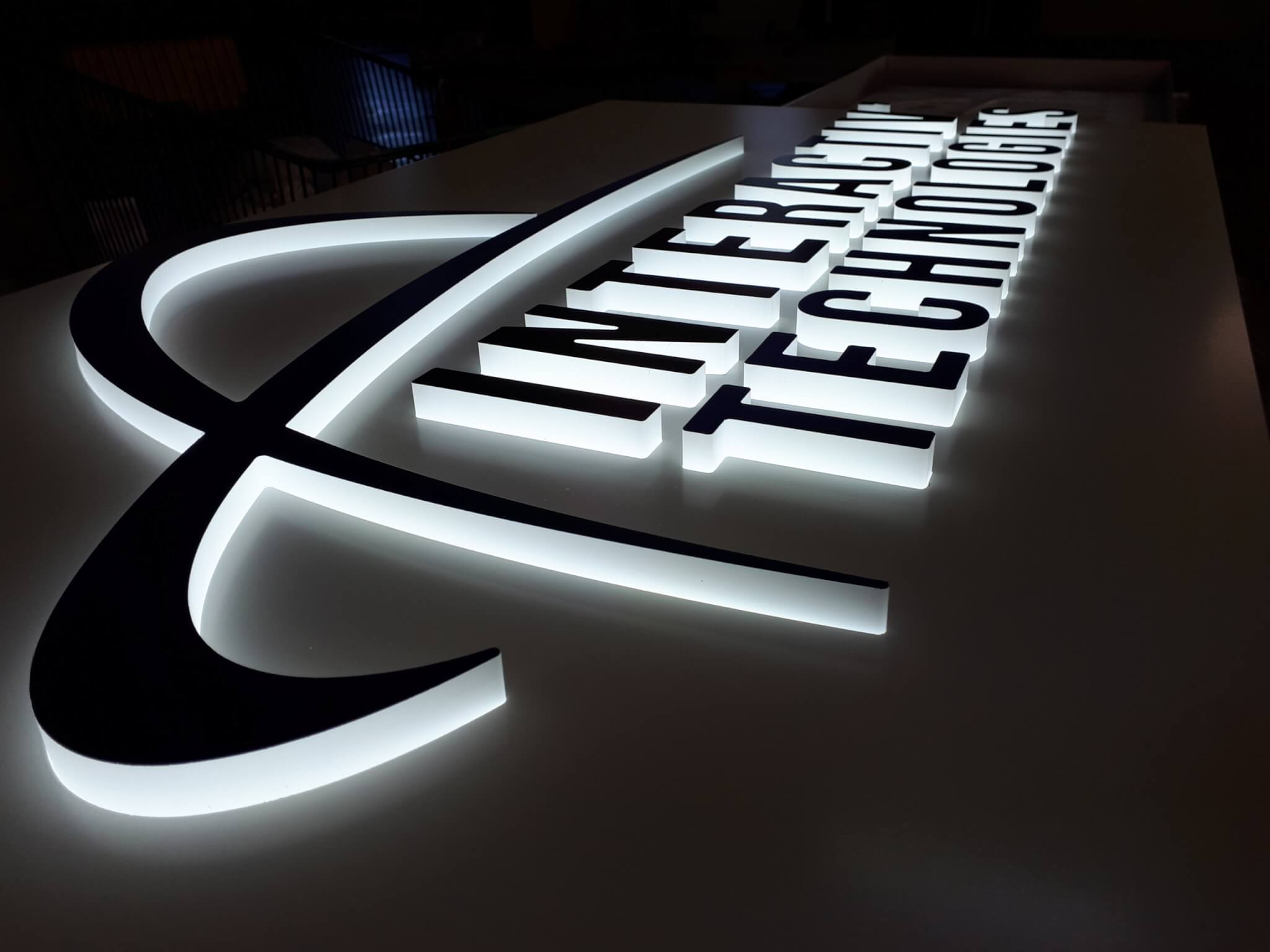 Enseigne lumineuse bloc led - Interactiv Technologie Enseigne lumineuse bloc led - Interactiv Technologie