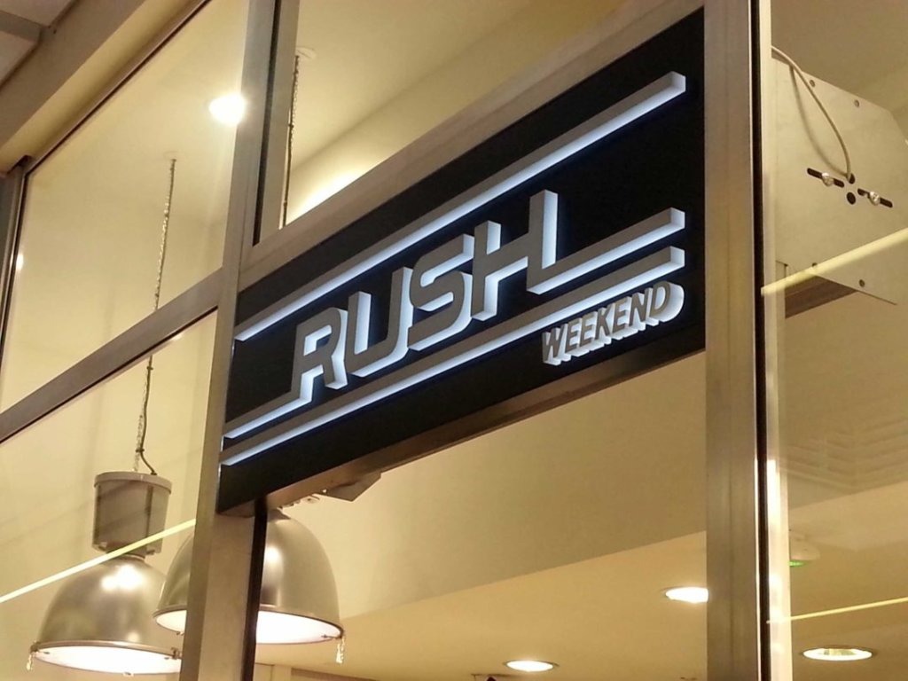 Lettres en relief - RUSH Enseigne lumineuse Lettres en relief - RUSH Enseigne lumineuse