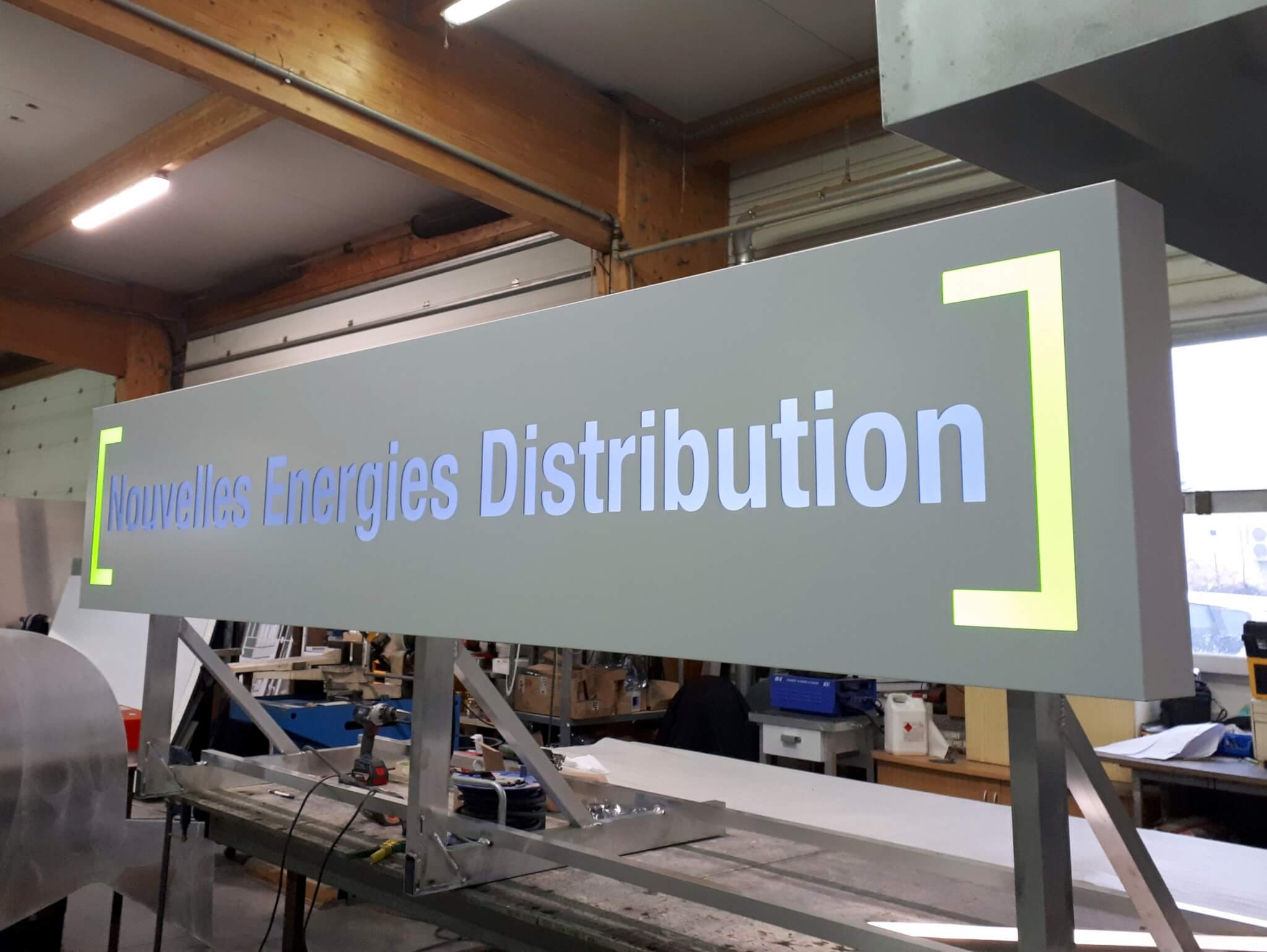 Bandeau de façade – Nouvelles Energies Distribution