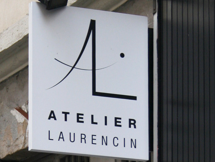 Enseigne drapeau – Atelier Laurencin