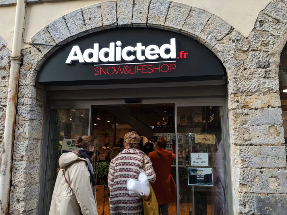 Bandeau de façade – Addicted
