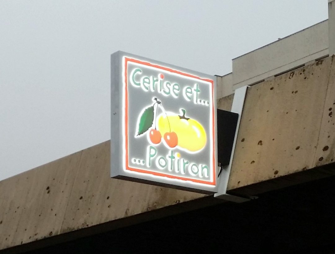 Enseigne drapeau – Cerise et Potiron extérieur