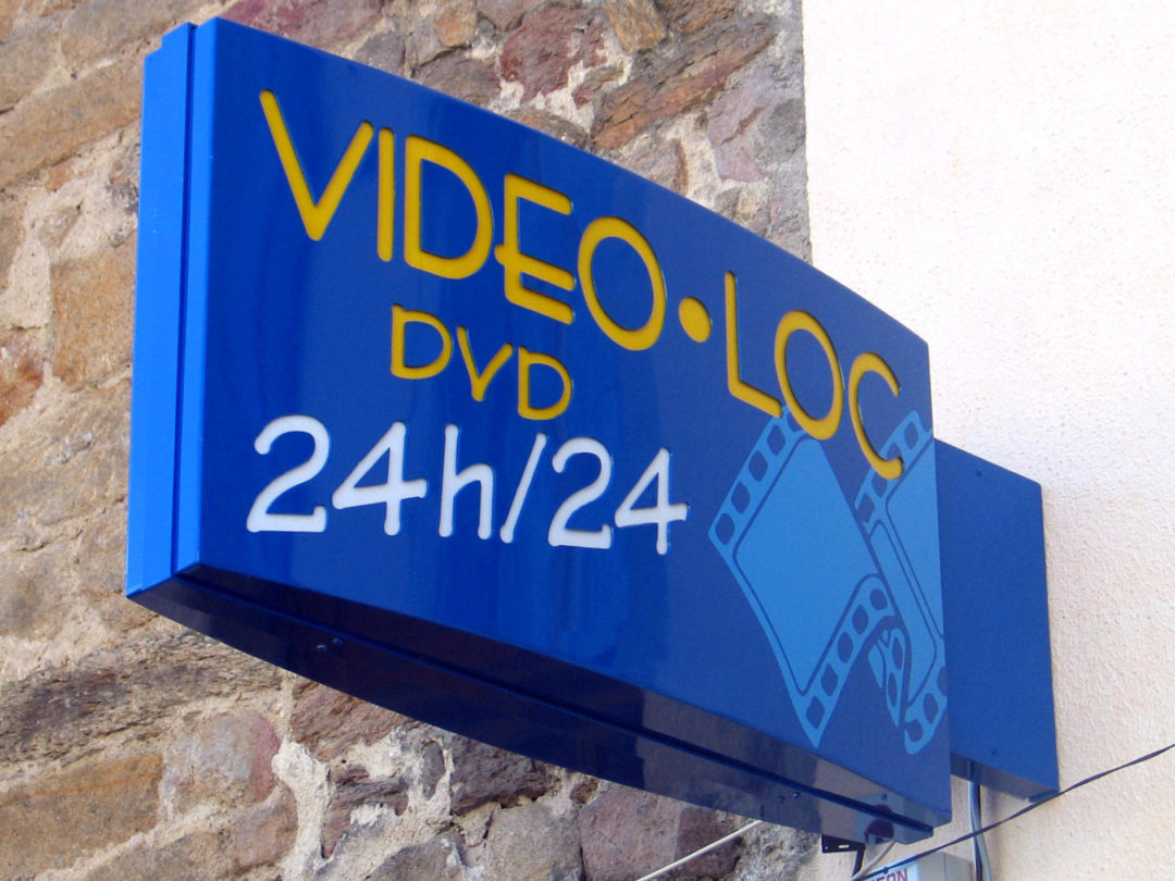 Enseigne drapeau – Vidéo Loc