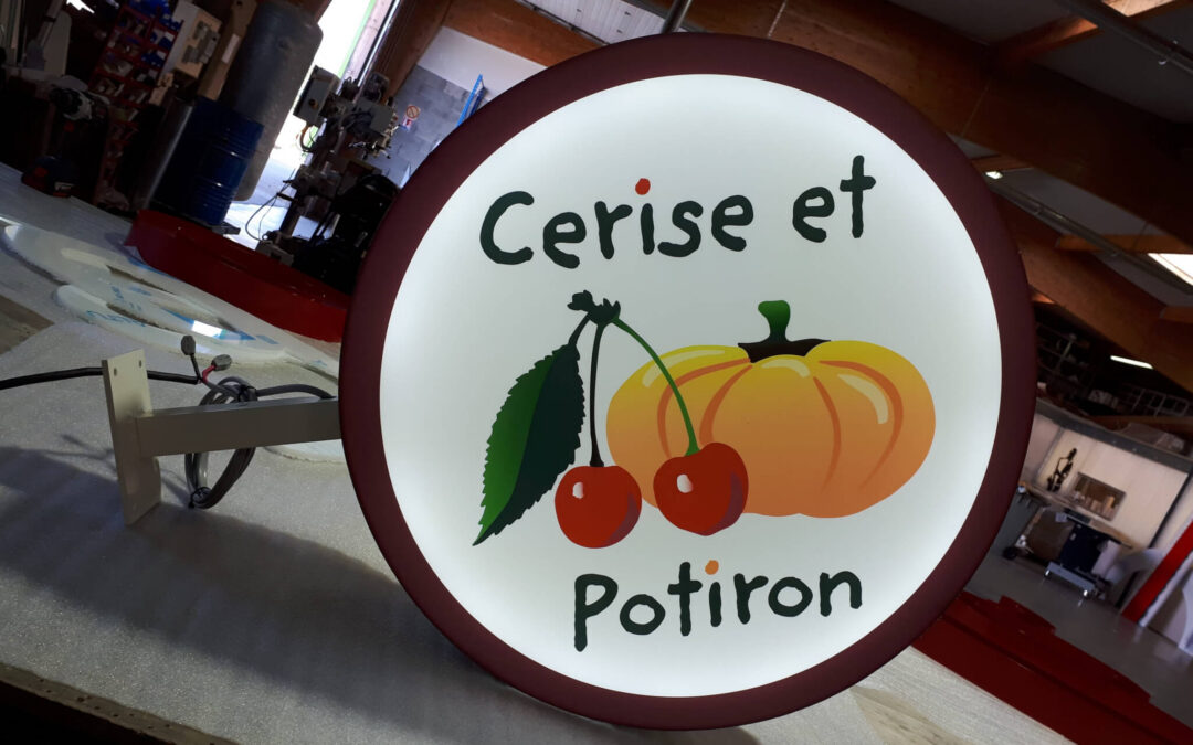 Enseigne_drapeau_Cerise_et_Potiron_SES_Enseignes_et_Signalétiques