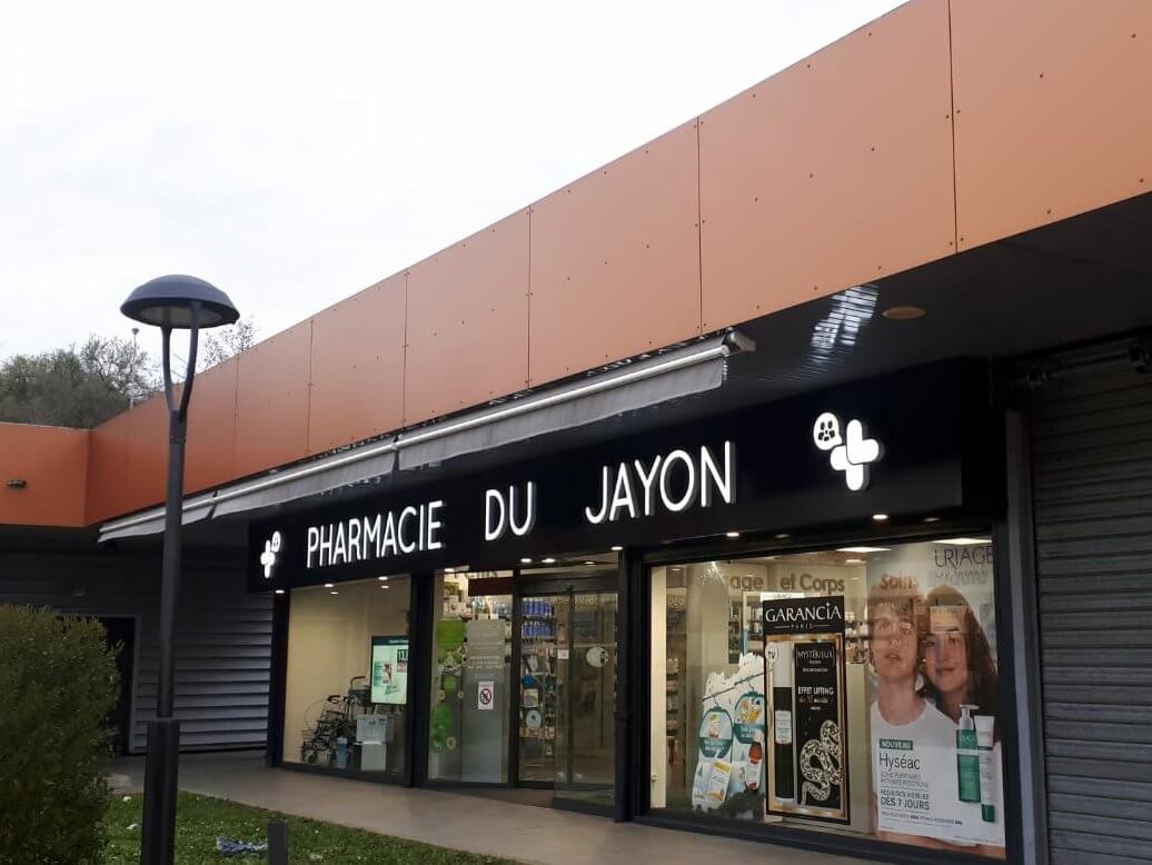 Bandeau de façade – Pharmacie du Javoy